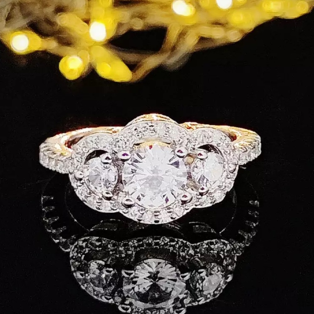 Sterling silver three stones engagement ring - Picture 2 of 5